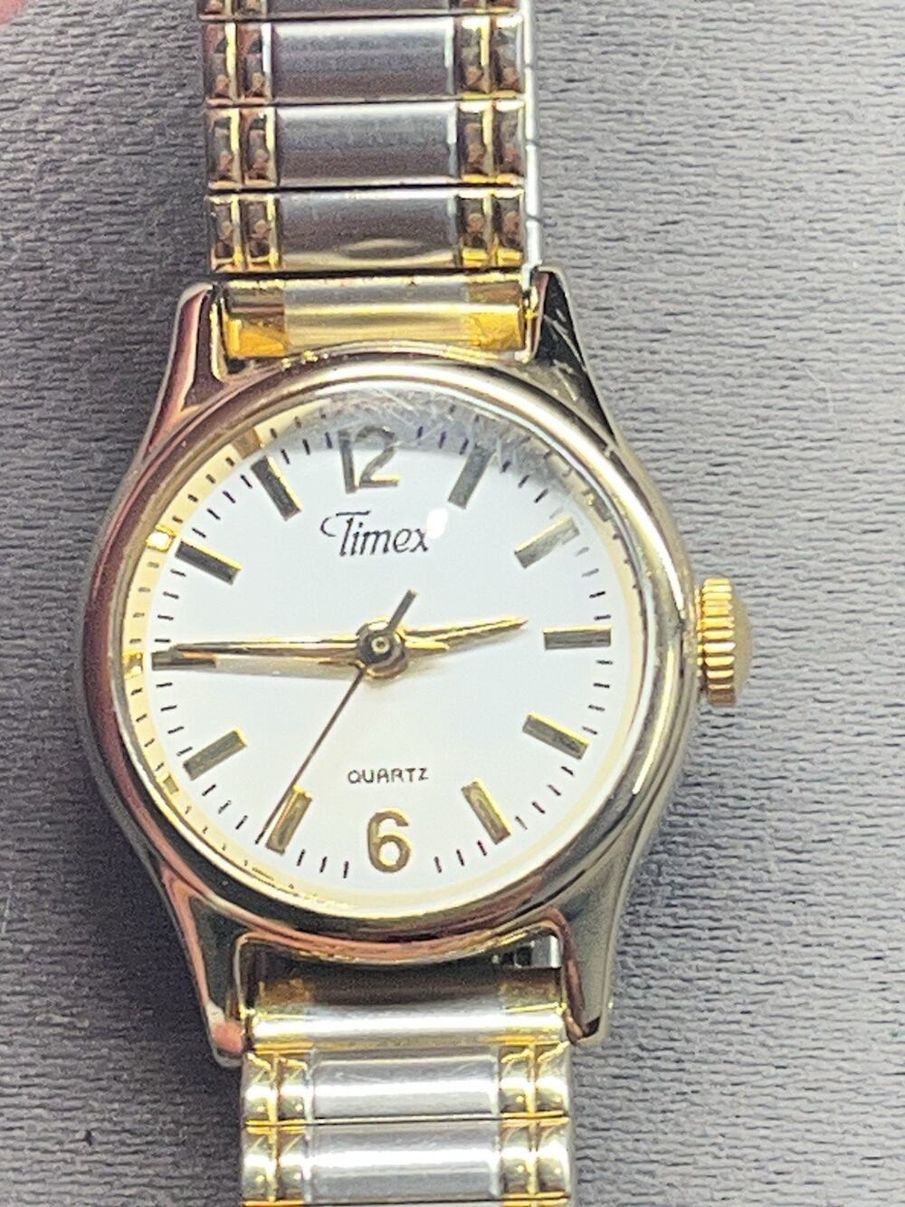 VNT Timex Women’s Quartz Watch Working Two Tone Expansion Band White Dial Runs